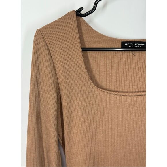 See you Monday Los Angeles camel ribbed long sleeve maxi knit dress size large - Picture 5 of 7
